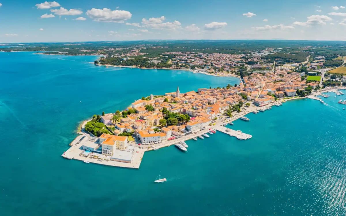 Fußball-Trainingslager in Poreč, Kroatien – Rasenplatz